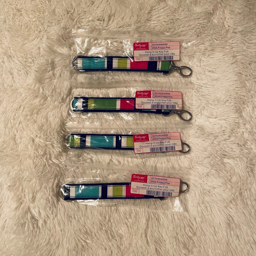 Thirty One Hang it Up Key Fob BRAND NEW